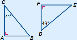 Driehoek ABC met hoek A=90Â° en hoek C=41Â° en driehoek DEF met hoek D=49Â° en hoek F=90Â°